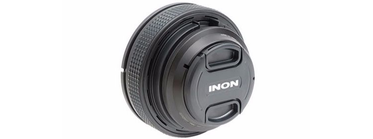 Snap-on Lens Cap M67 attached on lens port.